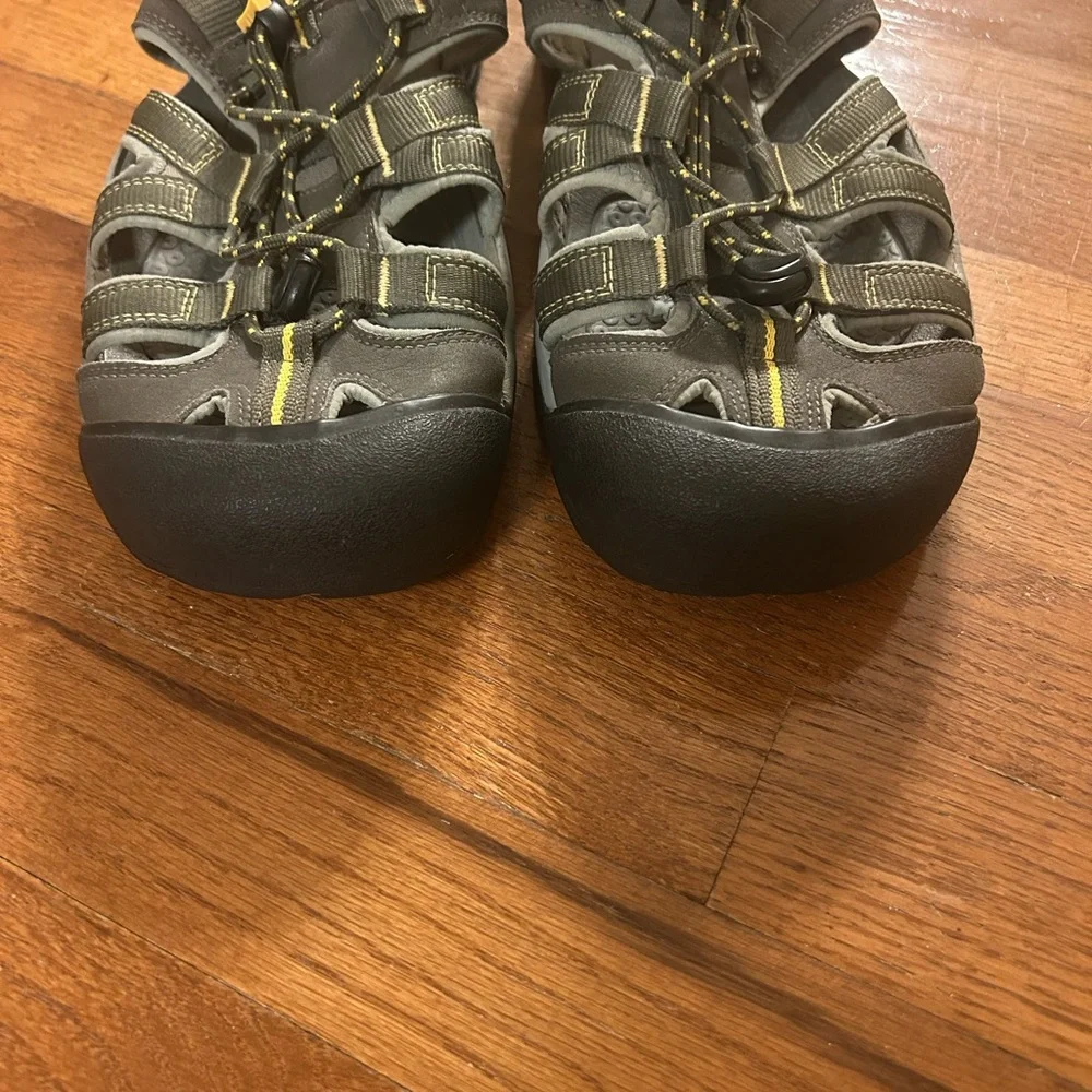 KEEN Targhee III Men Waterproof Iconic Hiker Summer Sandal Sz 11.5 Like